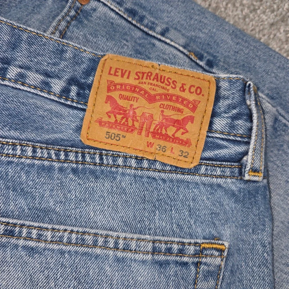 Levis 505 Regular Fit Straight Leg Jeans Light Wash Distressed Mens 36x32